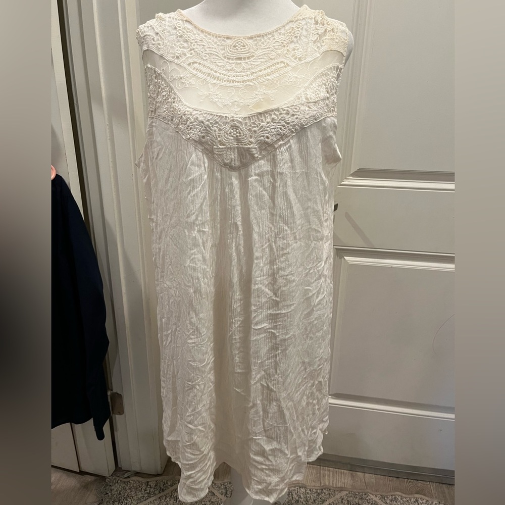 White sleeveless dress sz L